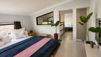 Family Cottage, 2 Bedrooms, Air conditioning, Garden View | Minibar, laptop workspace, free WiFi, bed sheets