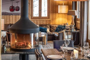 Dining - Chalet Le Hameau (Demi-Quartier)