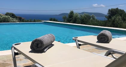 Villa Rosa - Luxury villa with private pool and panoramic sea views.