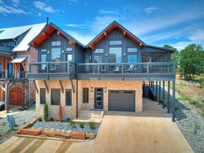 Exterior - Carlton Landing-Starry Night (Carlton Landing)