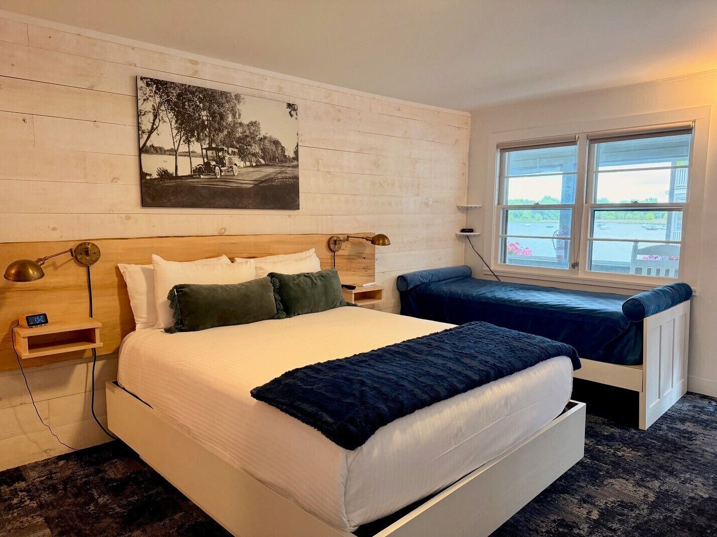 Triple Room | Individually decorated, individually furnished, iron/ironing board