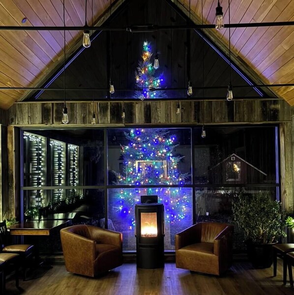 Lobby sitting area - The North Hero House Inn & Restaurant (North Hero)