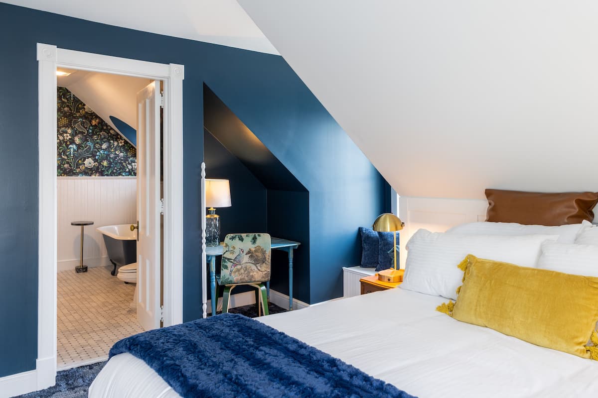 Traditional Room | Individually decorated, individually furnished, iron/ironing board