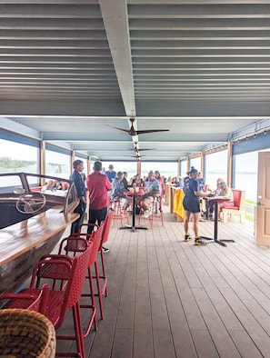 Beach bar - The North Hero House Inn & Restaurant (North Hero)