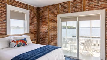 Deluxe Double Room Single Use | Lake view