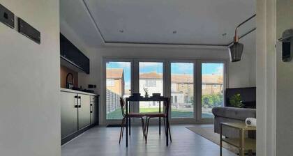 Contractor & Long-Stay| King Bed | Parking | Sauna