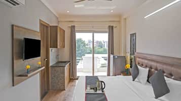 Deluxe Room | 1 bilik tidur, peralatan tempat tidur premium, bar mini