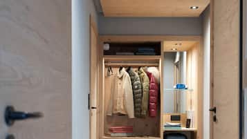 Habitación familiar | 1 habitación, caja de seguridad en la habitación y insonorización
