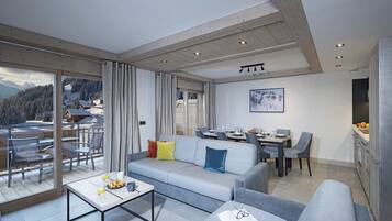 Appartement 4 piĂšces 8 personnes Prestige | Living area | 61-inch flat-screen TV with satellite channels