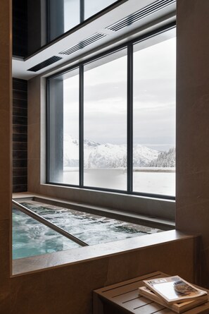 Bain à remous intérieur