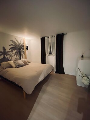 1 bedroom, WiFi, bed sheets - Jacuzzi, Romantisme et Relax (Bonnières-sur-Seine)