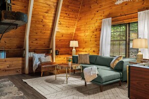 Signature Cabin, 4 Bedrooms, Hot Tub, Mountain View | Living room