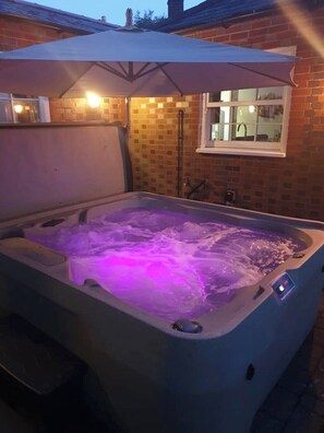 Bain à remous extérieur