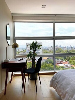 2 bedrooms, iron/ironing board, free WiFi, bed sheets - Great location, pool, rooftop, gym, 24/7 security (Ciudad de México)