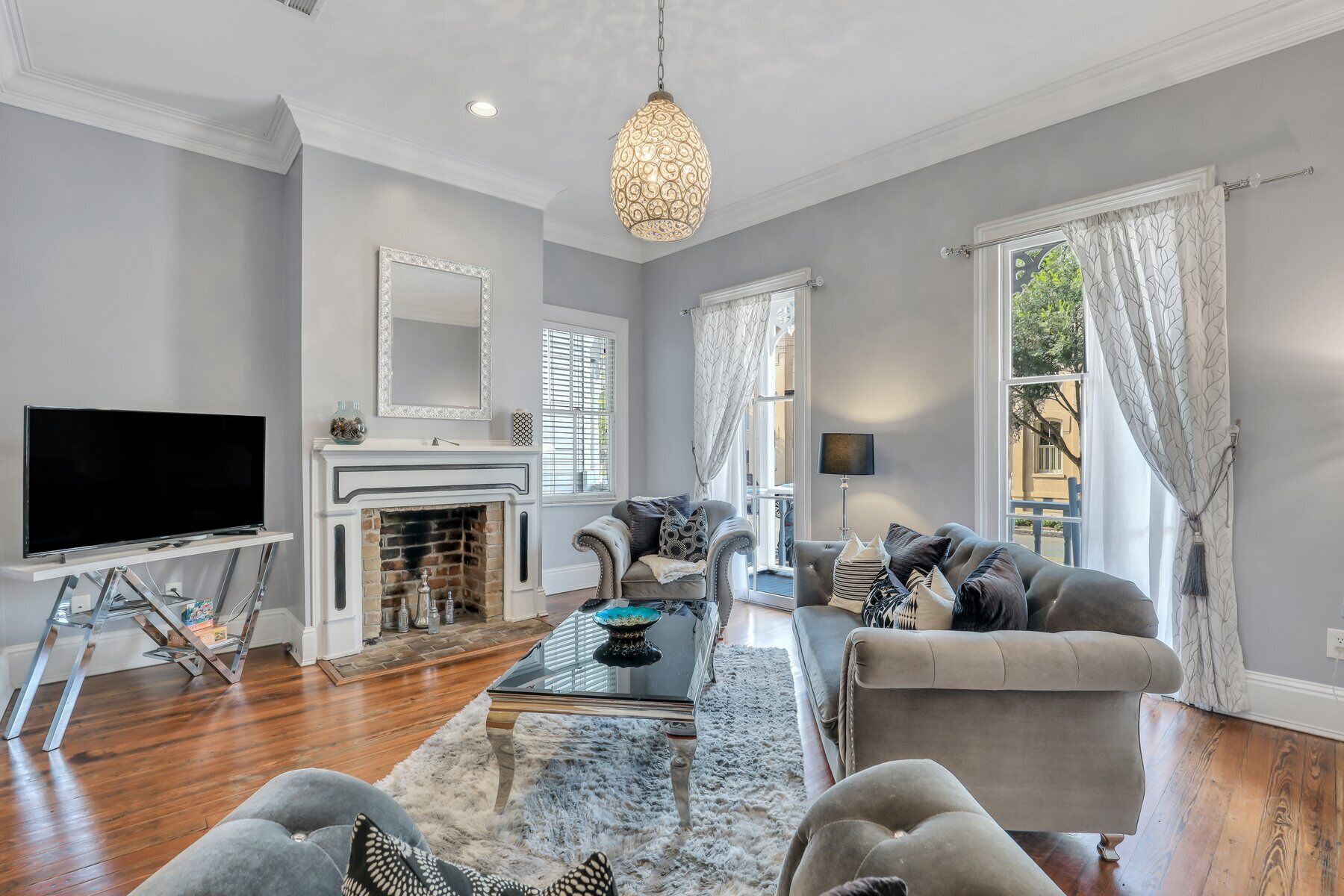 Beautiful Victorian Home on Broughton Street w/ Parking by Lucky Savannah