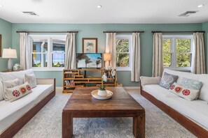 Smart TV, books - Pease Bay Manor is a private, secluded beachfront villa - call Cayman Villas (Bodden Town)