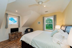 6 quartos, escrivaninha, ferros/tábuas de passar roupa