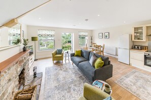 Plenty of space for the family to gather together - The Dairy is ideally situated for enjoying a wonderful family or friends break (Devon)