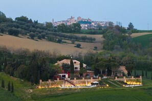 Esterni