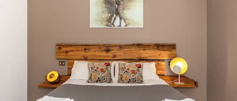 3 bedrooms, in-room safe, desk, iron/ironing board