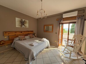 3 Schlafzimmer, Zimmersafe, Schreibtisch, Bügeleisen/Bügelbrett