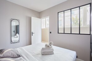 2 bedrooms, iron/ironing board, free WiFi, bed sheets