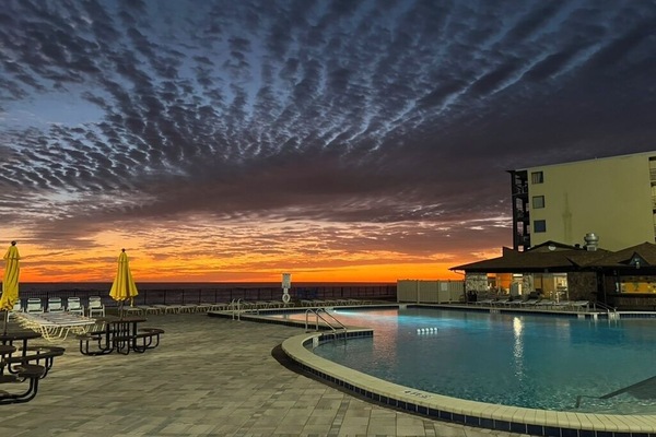 Piscina coberta i piscina a l'aire lliure