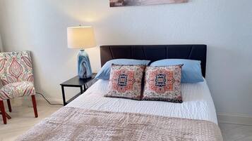 1 bedroom, free WiFi, bed sheets
