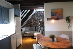 Interior - Apartment 1 room Ski-In, Wi-Fi, Fireplace, Pool & Parking (La Molina)