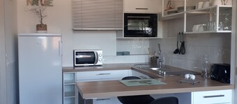 Proche Commodités. Parking + Garage Fermé Inclus .résidence Calme