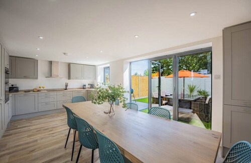 The Old School Sleeps 14