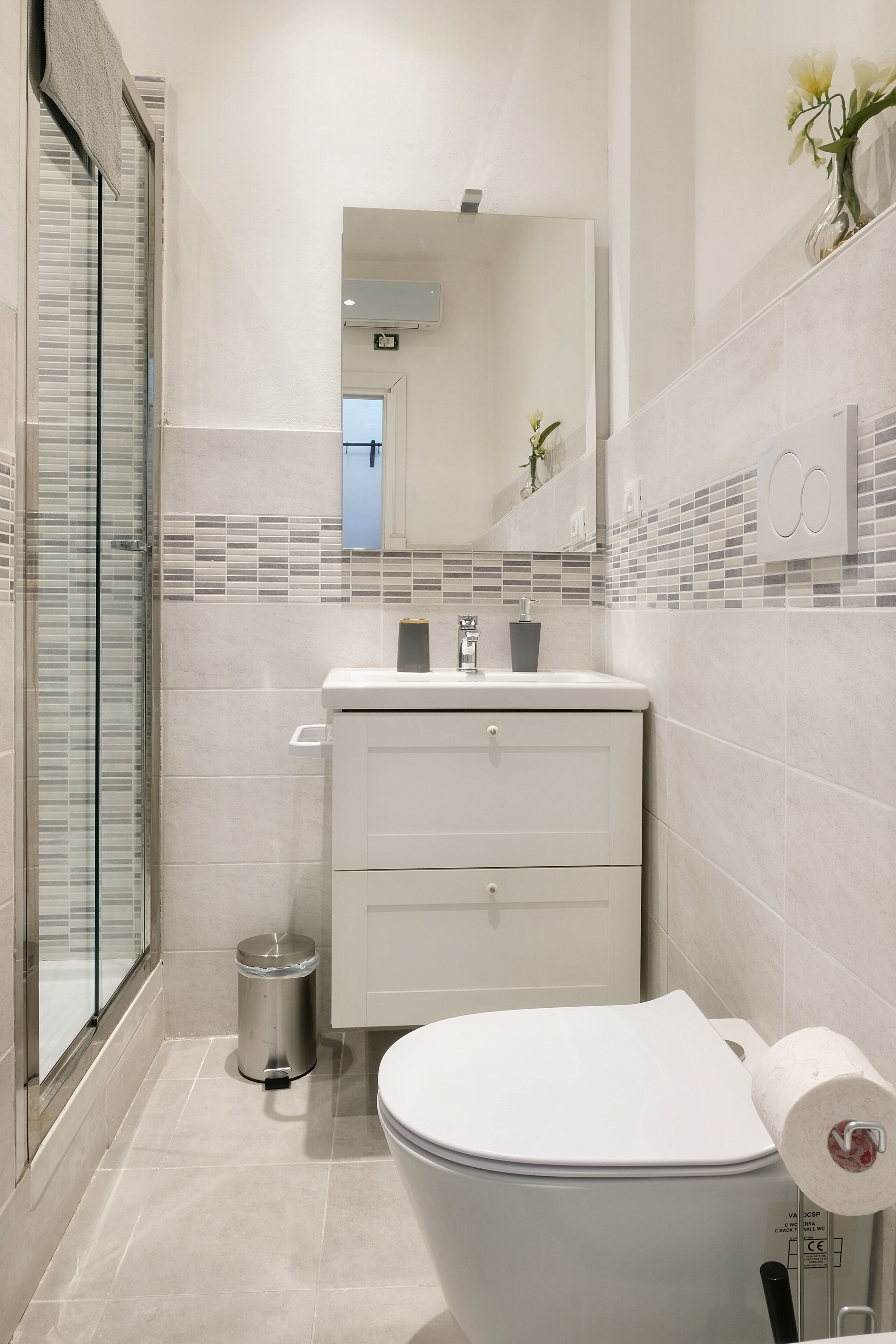 Comfort Apartment | Bathroom