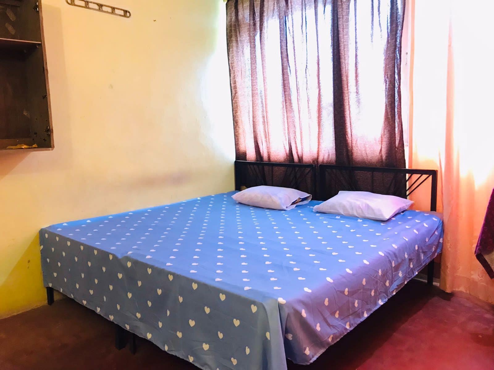 2 bedrooms, bed sheets