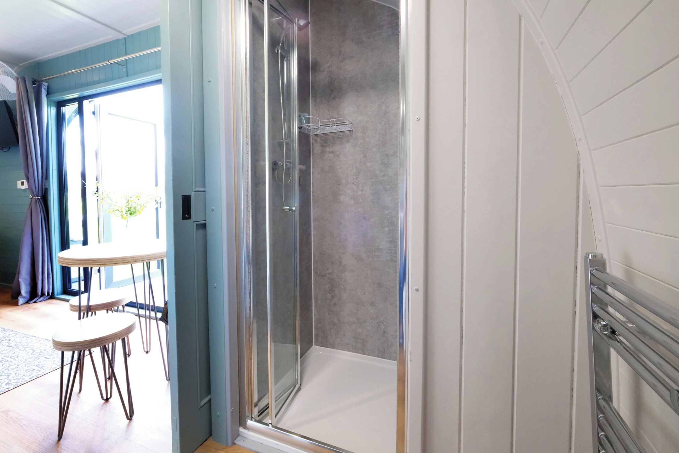 Shower, towels
