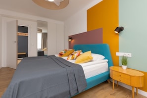 Desk, bed sheets
