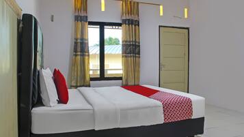 Deluxe tweepersoonskamer | Een bureau, een laptopwerkplek, gratis wifi, beddengoed