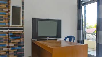 Deluxe tweepersoonskamer | Een bureau, een laptopwerkplek, gratis wifi, beddengoed