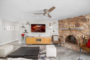 Smart-TV, Tischtennisplatte