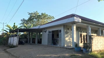 Mặt tiền nơi lưu trú