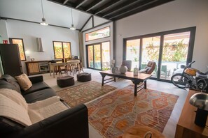 TV - Elegant and luxurious apartment in Madrid Tempory (Madrid)