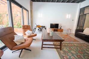 TV - Elegant and luxurious apartment in Madrid Tempory (Madrid)