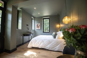 Superior-Doppelzimmer | Zimmersafe, Verdunkelungsvorhänge, kostenloses WLAN