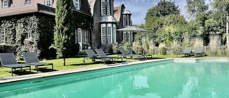 Seasonal outdoor pool