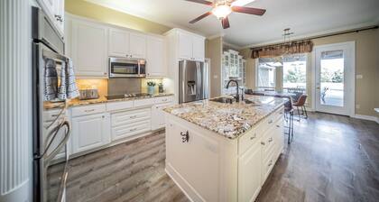 Hilltop lodge with spectacular views and roaming wildlife.