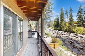 Terrace/patio - Riverfront retreat with a full kitchen, kitchenette, fireplace, & washer/dryer (Grand Lake)
