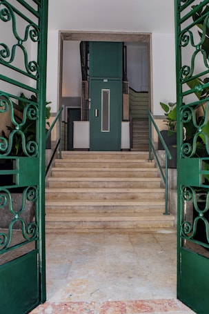 Interior entrance. Succeed Campo Pequeno Guesthouse