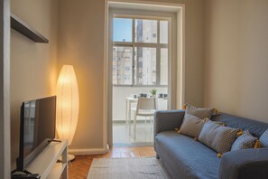 Living area - Succeed Campo Pequeno Guesthouse (Lisbon)