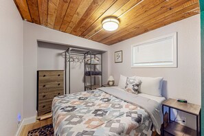 2 Schlafzimmer, Bügeleisen/Bügelbrett, Internetzugang, Bettwäsche