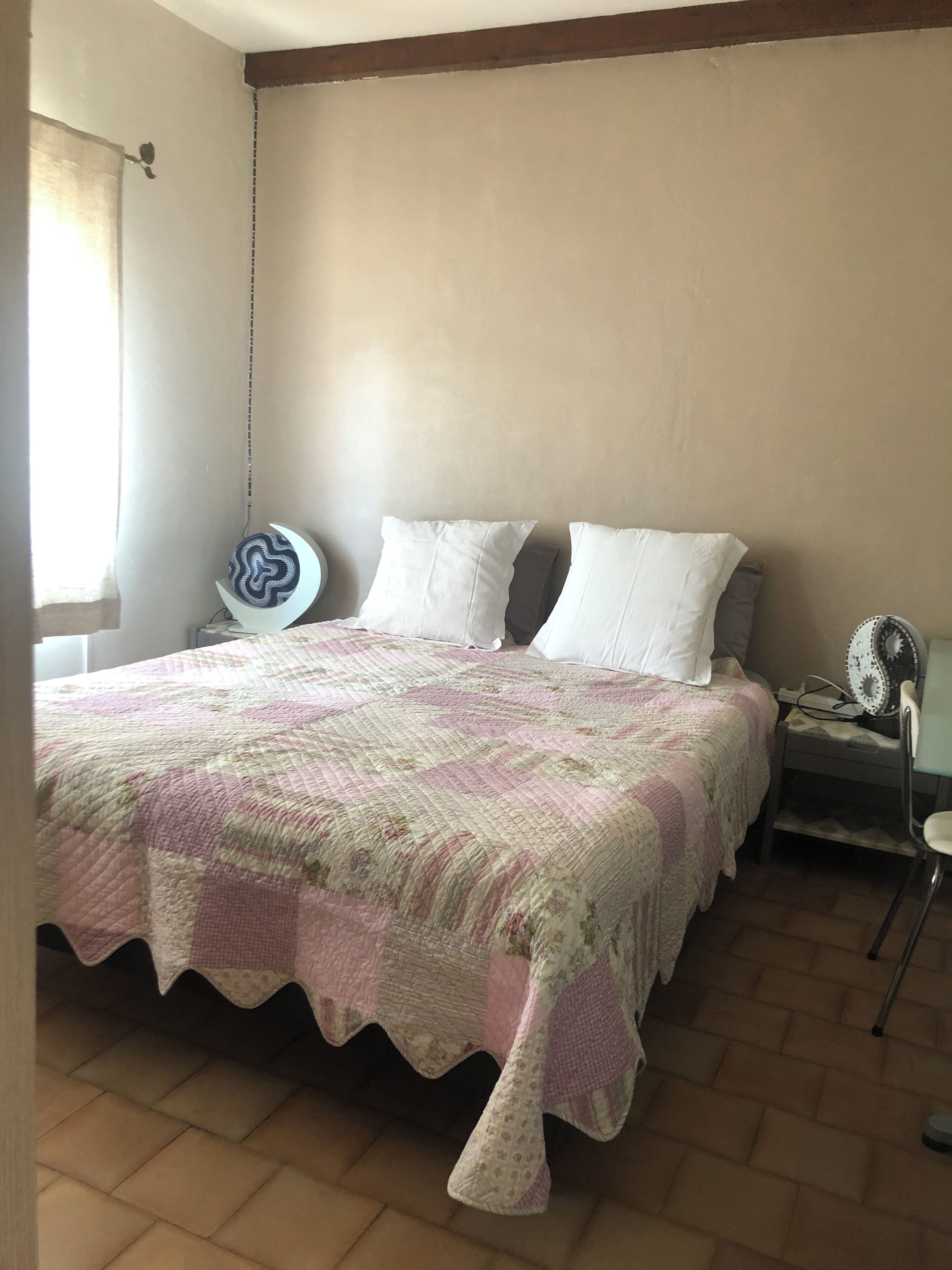 1 chambre, bureau, Wi-Fi, draps fournis