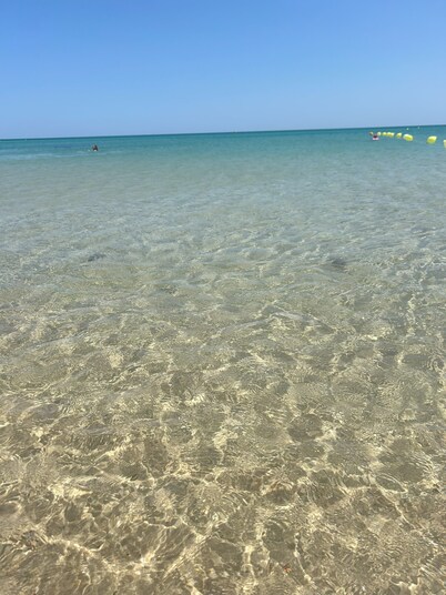 Villa a Hammamet Centre, 300 Metre du Theatre, Piscine, Climatisée, 4 Chambre